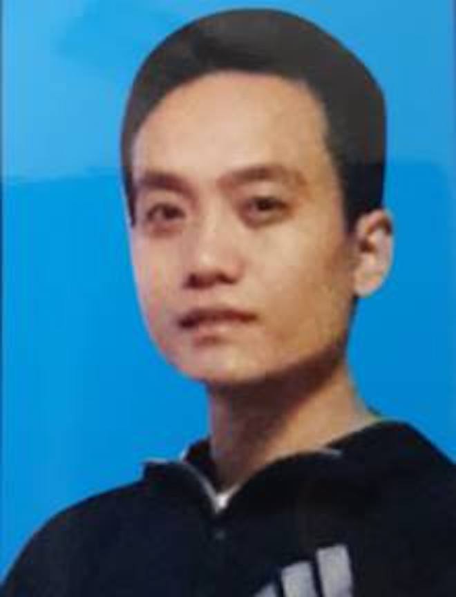 Nhóm người rút súng bắn xuyên đùi cô gái trong quán ăn lúc rạng sáng - Ảnh 2. Nhóm người rút súng bắn xuyên đùi cô gái trong quán ăn lúc rạng sáng - Ảnh 2.