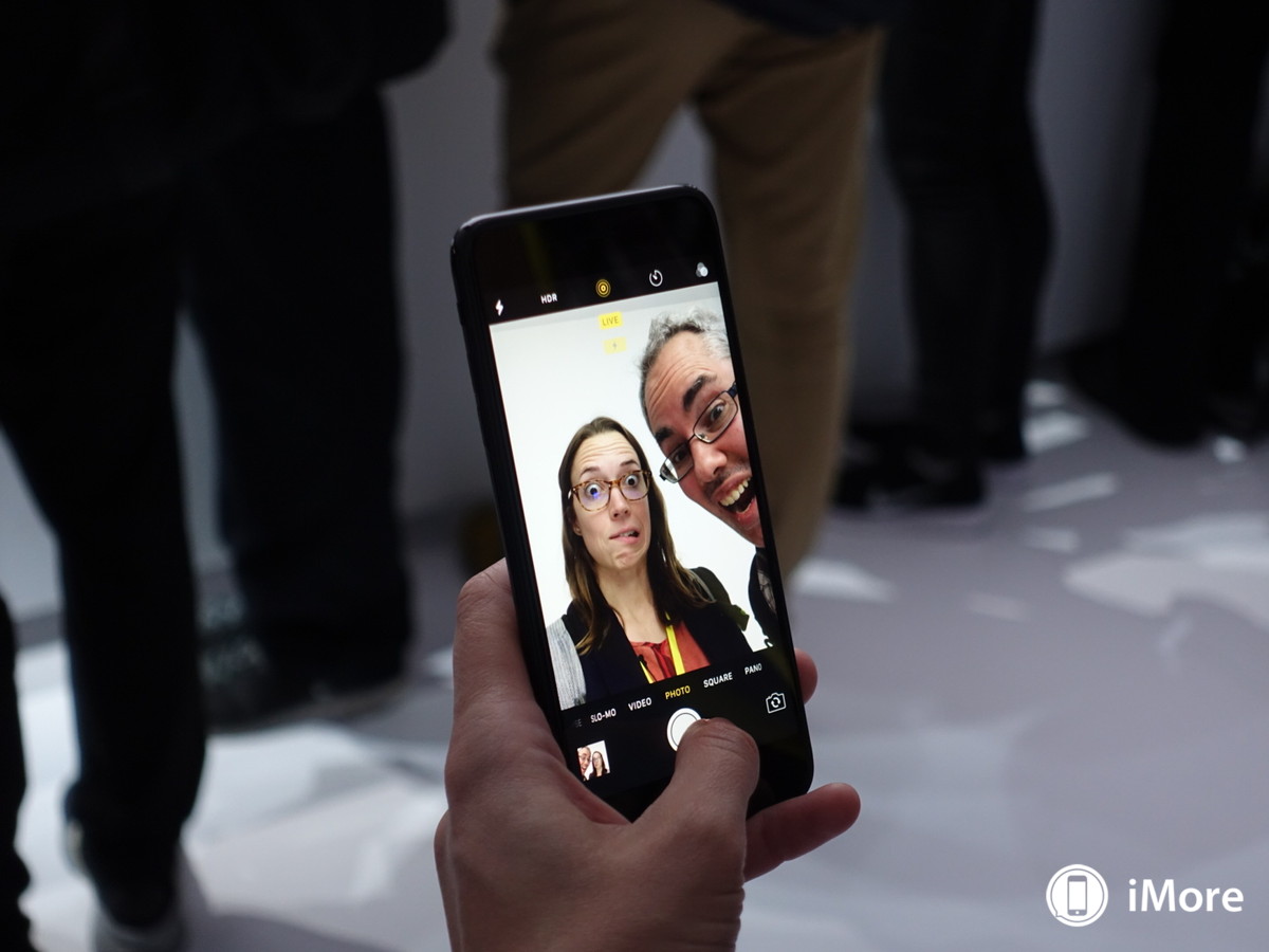 7 ứng dụng trên iPhone giới trẻ phát cuồng trong năm qua - Ảnh 2. 7 ứng dụng trên iPhone giới trẻ phát cuồng trong năm qua - Ảnh 2.