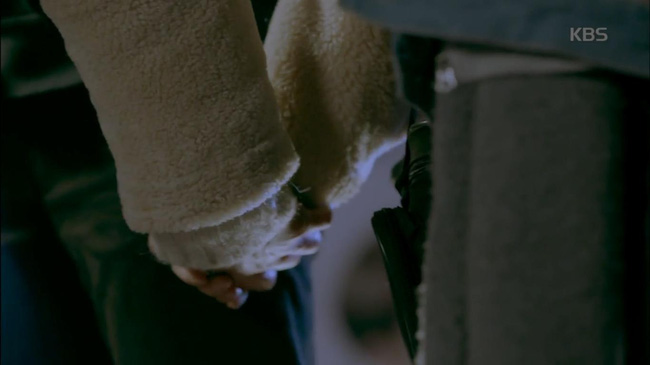 Uncontrollably Fond: Kim Woo Bin tỏ tình với Suzy trước toàn thể người hâm mộ - Ảnh 22.