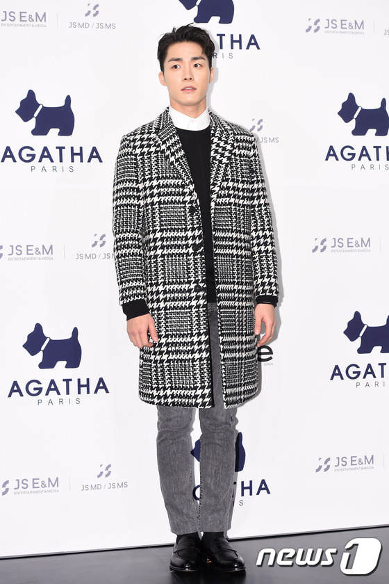 Hậu clip nóng, nam diễn viên điển trai Seo Ha Joon vẫn mặt dày dự sự kiện - Ảnh 3.