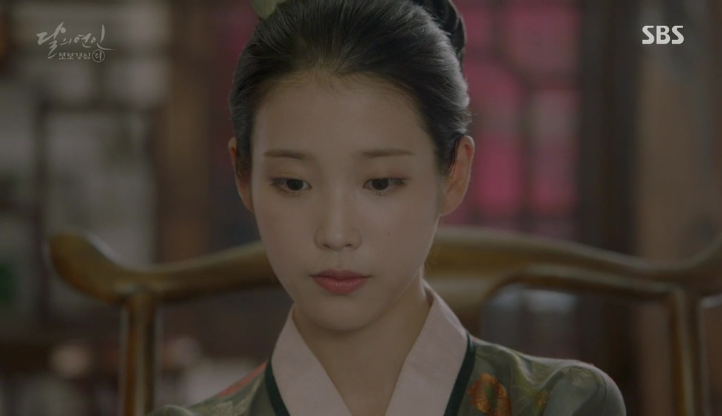 “Moon Lovers”: Diễn xuất của IU ngày càng thuyết phục được khán giả? - Ảnh 24. “Moon Lovers”: Diễn xuất của IU ngày càng thuyết phục được khán giả? - Ảnh 24.