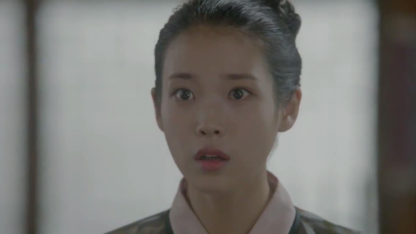 “Moon Lovers”: Diễn xuất của IU ngày càng thuyết phục được khán giả? - Ảnh 31. “Moon Lovers”: Diễn xuất của IU ngày càng thuyết phục được khán giả? - Ảnh 31.