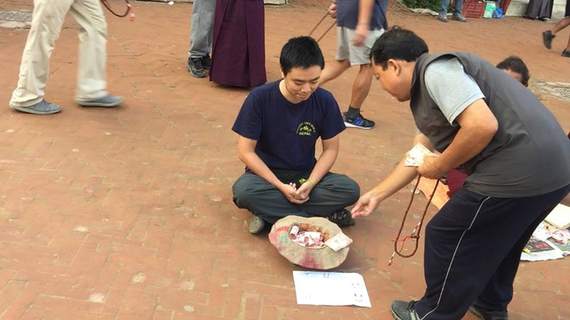 Một du khách người Việt đã thử đóng vai ăn xin ở Nepal và kết quả nhận được thật bất ngờ - Ảnh 4. Một du khách người Việt đã thử đóng vai ăn xin ở Nepal và kết quả nhận được thật bất ngờ - Ảnh 4.