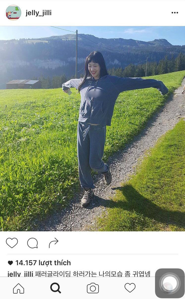 Sulli lại nổi loạn với ảnh mặc áo ngủ mỏng dính và không quên thả rông vòng 1 - Ảnh 5. Sulli lại nổi loạn với ảnh mặc áo ngủ mỏng dính và không quên thả rông vòng 1 - Ảnh 5.