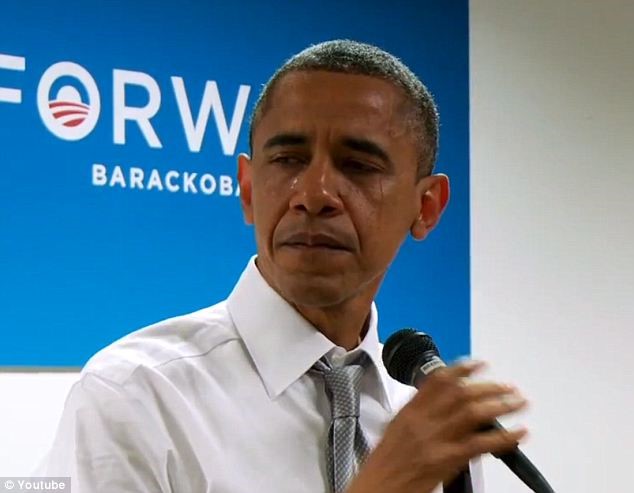 11 khoảnh khắc đầy xúc động trên chặng đường 8 năm của Tổng thống Barack Obama - Ảnh 3.