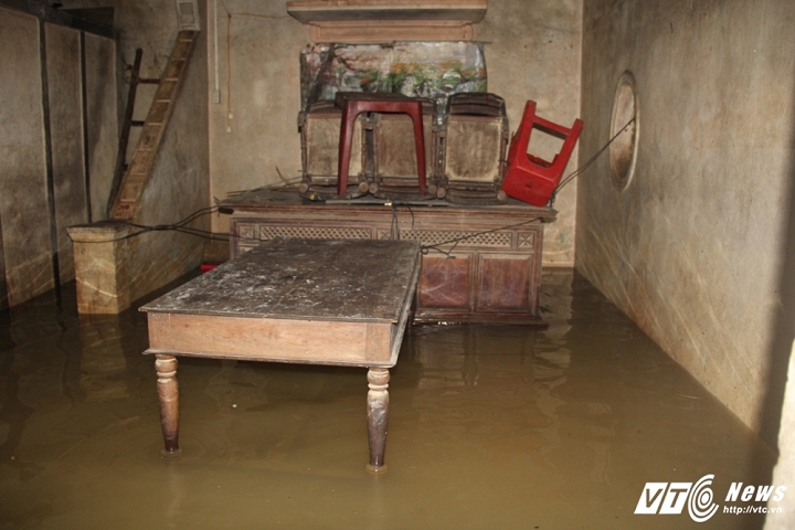 Đợt lũ trước đã cuốn trôi 50 con gà, lần này thì chẳng còn gì mà trôi nữa - Ảnh 6. Đợt lũ trước đã cuốn trôi 50 con gà, lần này thì chẳng còn gì mà trôi nữa - Ảnh 6.