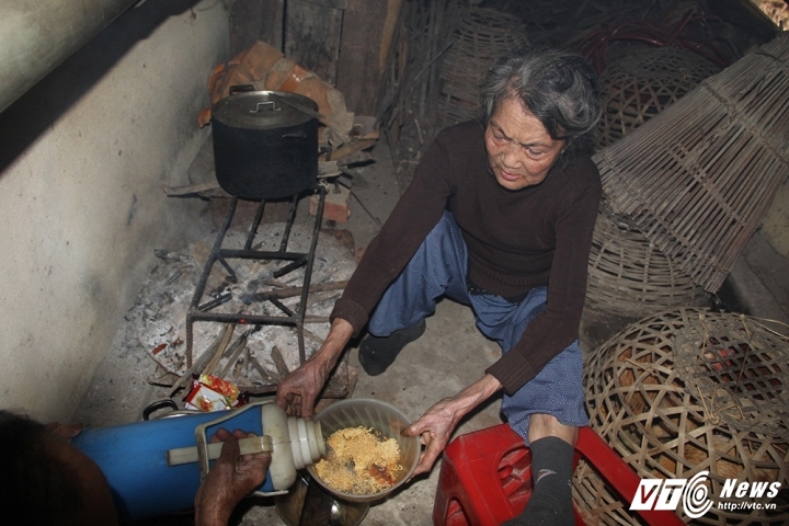 Đợt lũ trước đã cuốn trôi 50 con gà, lần này thì chẳng còn gì mà trôi nữa - Ảnh 8. Đợt lũ trước đã cuốn trôi 50 con gà, lần này thì chẳng còn gì mà trôi nữa - Ảnh 8.