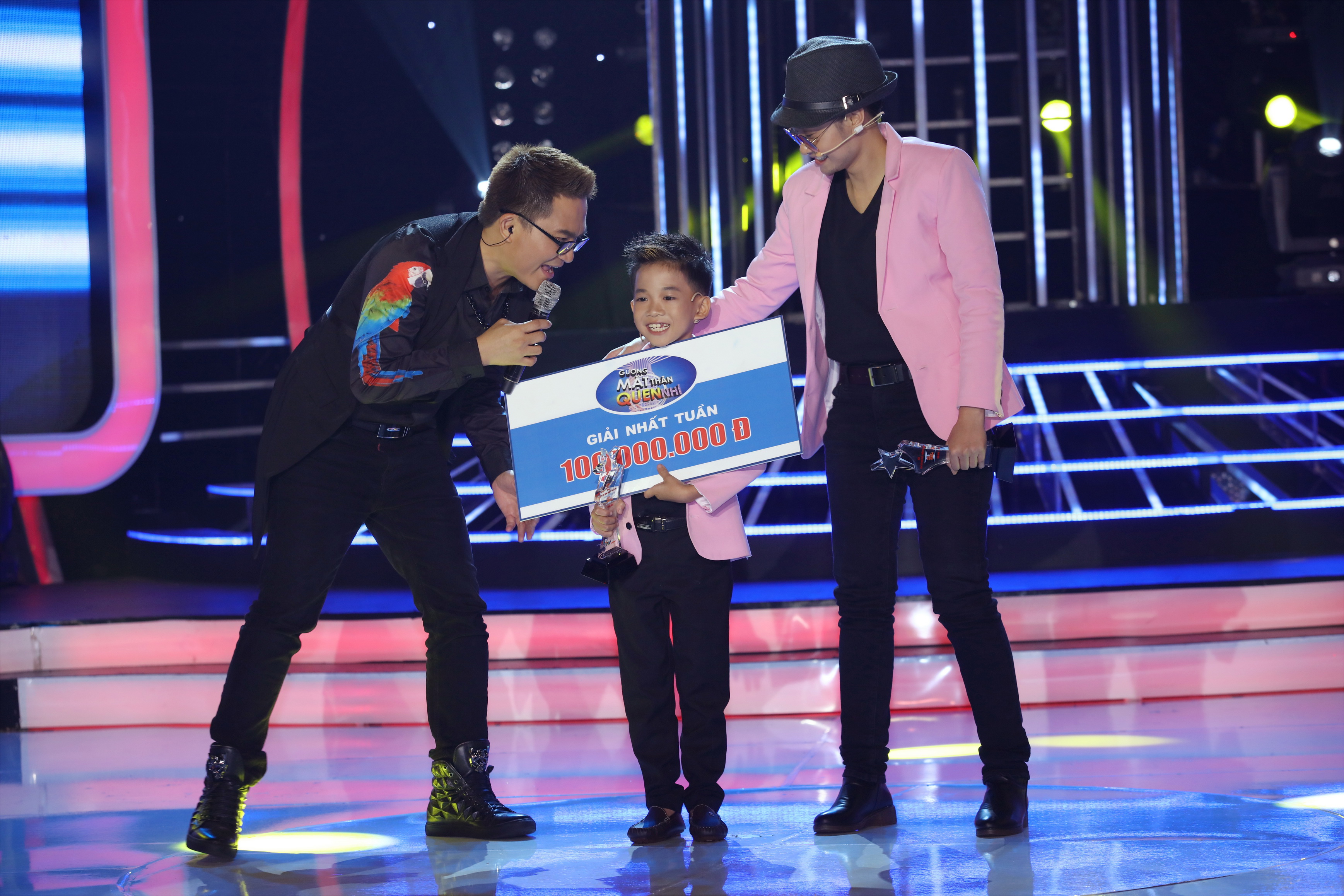 Giọng hát Việt nhí tìm ra Quán quân xứng đáng, Vua đầu bếp nhí loại ứng viên tiềm năng - Ảnh 9. Giọng hát Việt nhí tìm ra Quán quân xứng đáng, Vua đầu bếp nhí loại ứng viên tiềm năng - Ảnh 9.