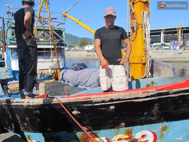 Đà Nẵng: Đi đánh cá, phát hiện xác chết có vết thủng giữa ngực nổi trên biển - Ảnh 1.