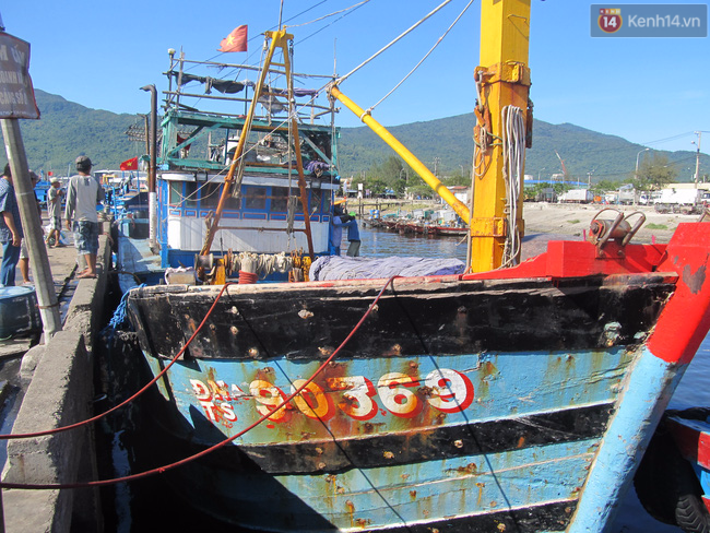 Đà Nẵng: Đi đánh cá, phát hiện xác chết có vết thủng giữa ngực nổi trên biển - Ảnh 2.