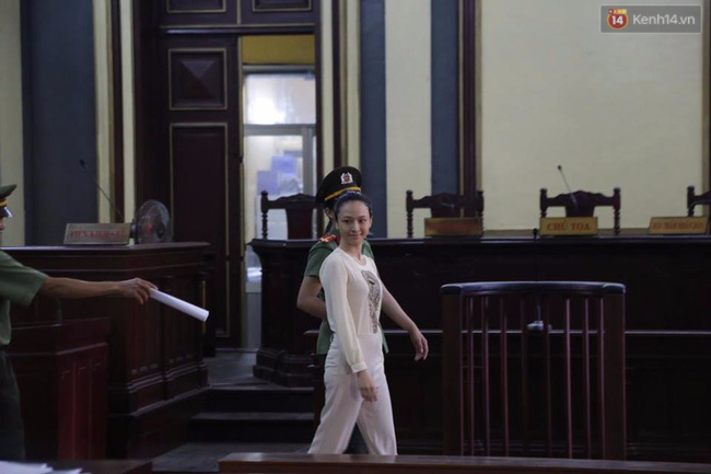 Sáng nay, xét xử vụ hoa hậu Phương Nga lừa tiền tỉ