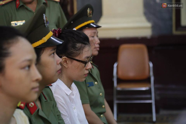 Sáng nay, xét xử vụ hoa hậu Phương Nga lừa tiền tỉ