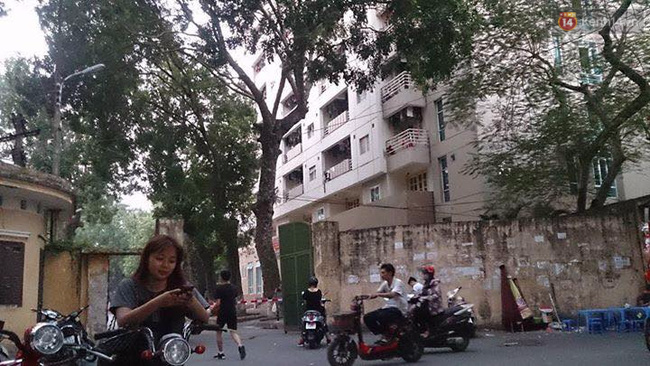 Xem Nam sinh trường Đại học Thủy Lợi nhảy tầng 7 xuống đất Xem Nam sinh trường Đại học Thủy Lợi nhảy tầng 7 xuống đất -