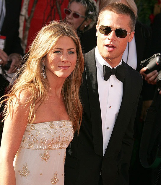 Jennifer Aniston bức xúc khi bị nhục mạ vì cuộc ly hôn với Brad Pitt - Ảnh 1. Jennifer Aniston bức xúc khi bị nhục mạ vì cuộc ly hôn với Brad Pitt - Ảnh 1.