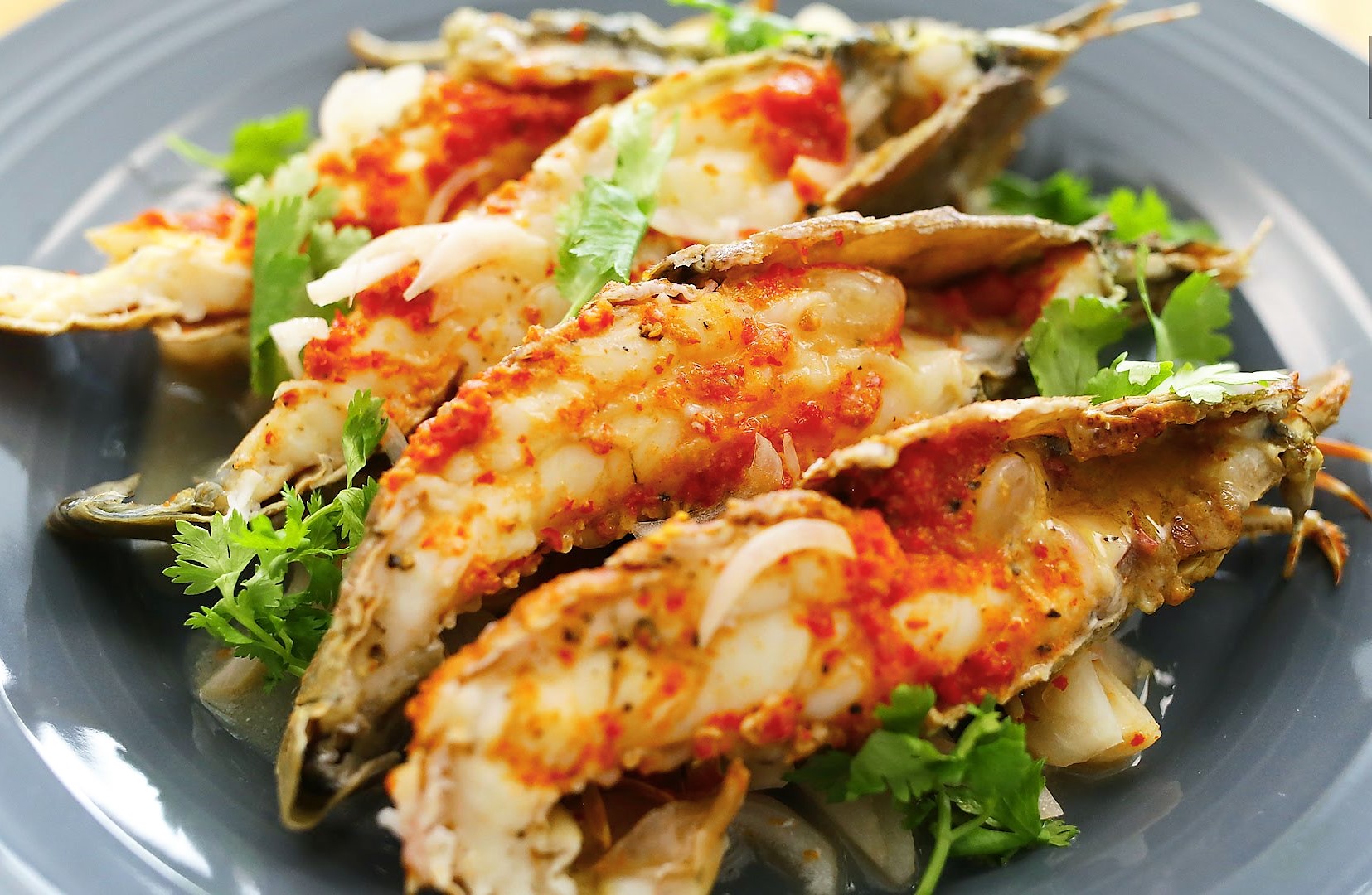 Tôm nướng BBQ cay cay thơm lừng cho bữa cơm đậm vị - Ảnh 9. Tôm nướng BBQ cay cay thơm lừng cho bữa cơm đậm vị - Ảnh 9.