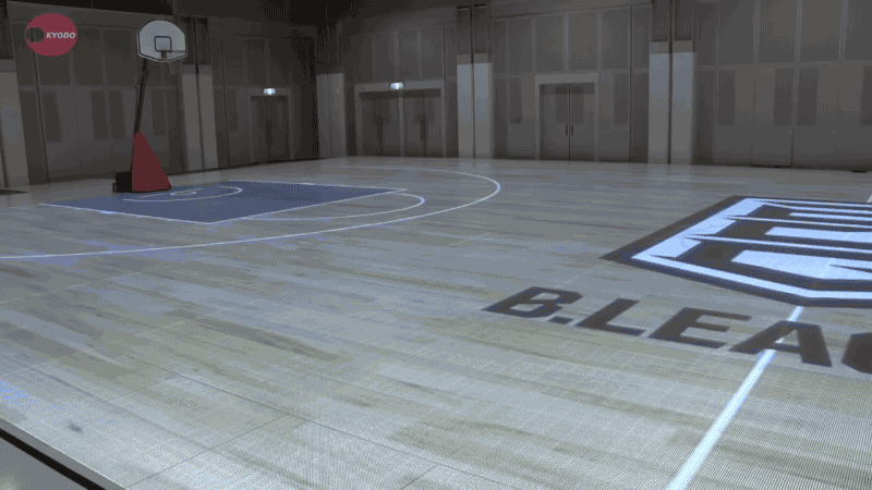 Chán sân truyền thống, người Nhật đã tạo ra sân bóng rổ điện tử đầu tiên trên thế giới - Ảnh 2.