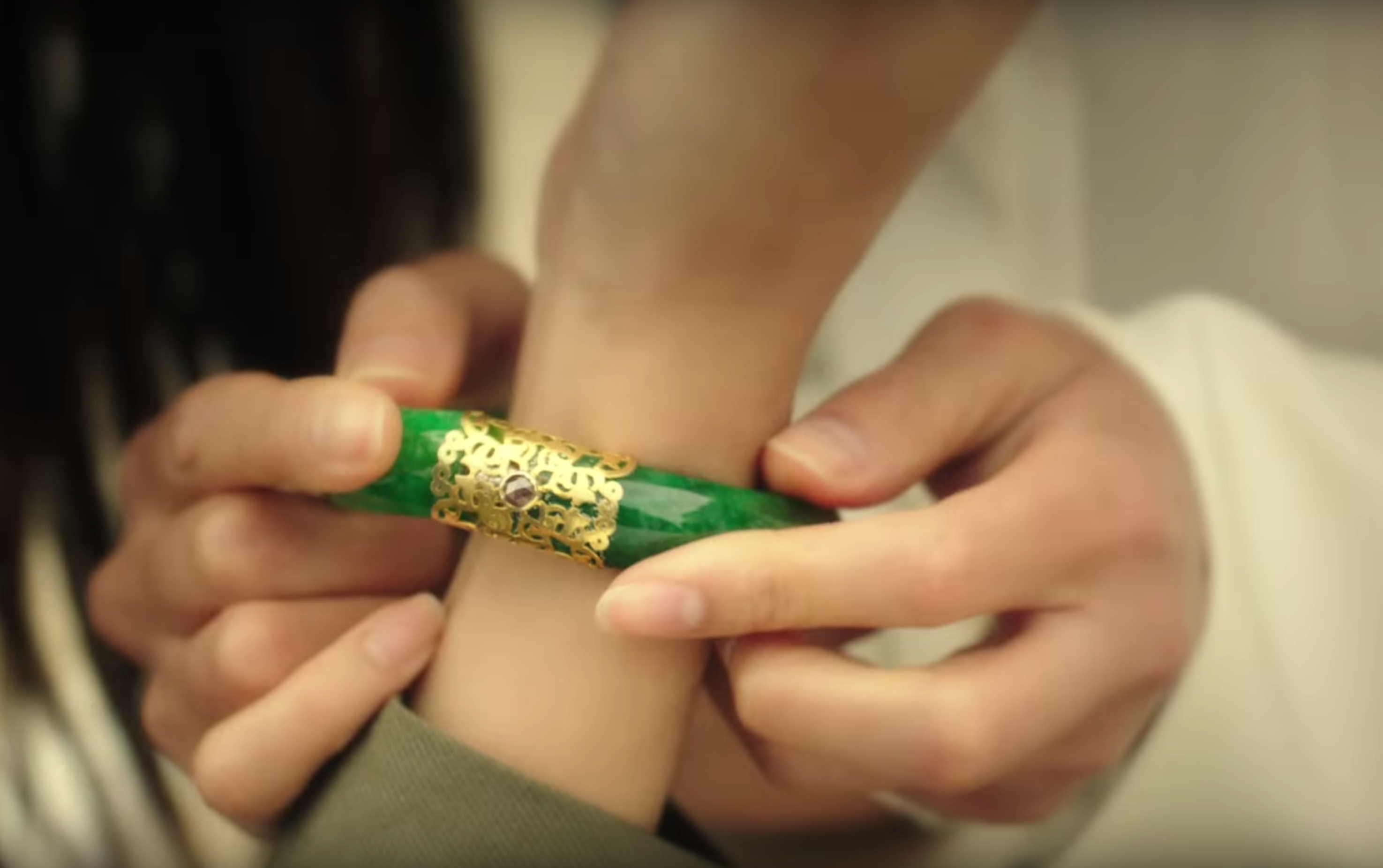 Lee Min Ho bơ vơ giữa biển, tiên cá Jeon Ji Hyun bơi lội tung tăng - Ảnh 14. Lee Min Ho bơ vơ giữa biển, tiên cá Jeon Ji Hyun bơi lội tung tăng - Ảnh 14.