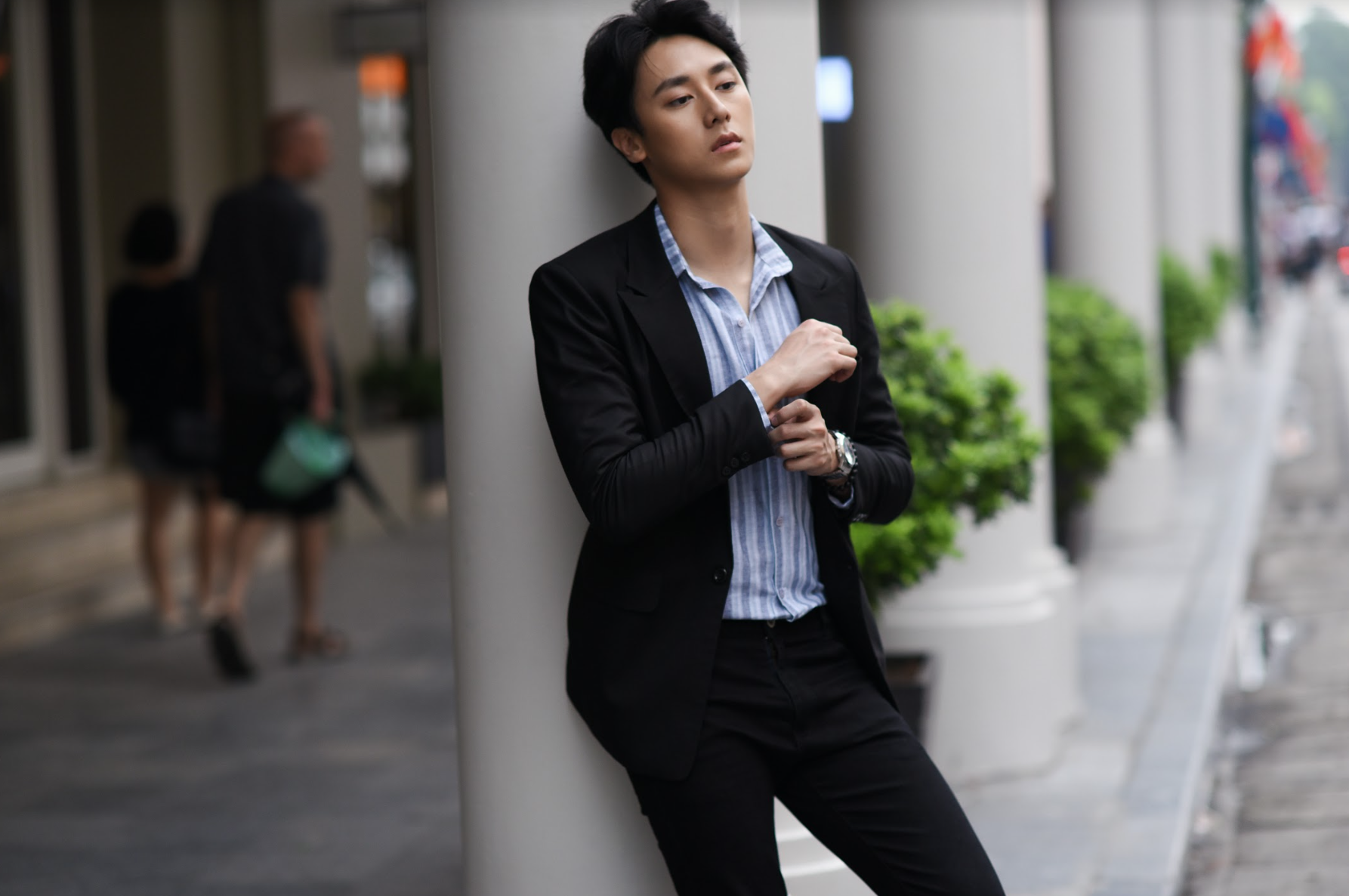 Rocker Nguyễn cực cuốn hút với street style ngày chớm đông - Ảnh 13. Rocker Nguyễn cực cuốn hút với street style ngày chớm đông - Ảnh 13.