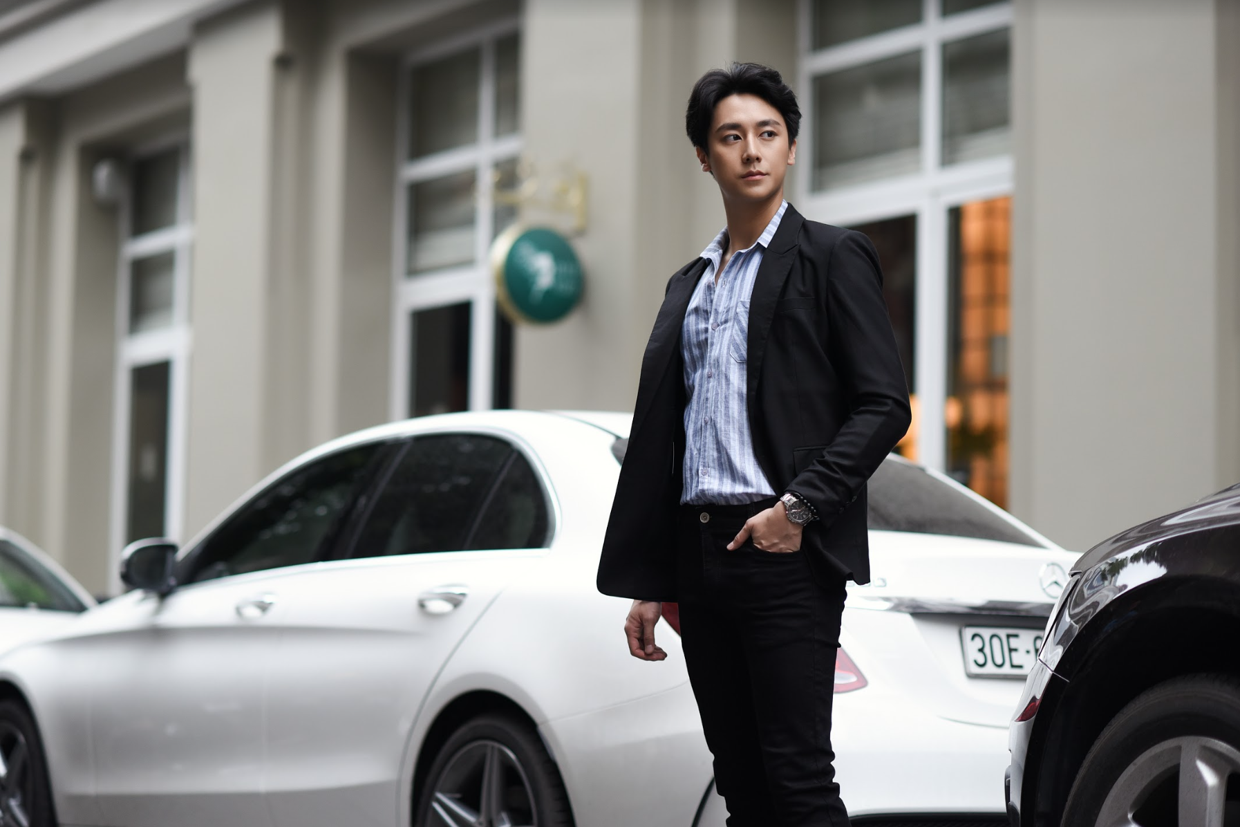 Rocker Nguyễn cực cuốn hút với street style ngày chớm đông - Ảnh 3. Rocker Nguyễn cực cuốn hút với street style ngày chớm đông - Ảnh 3.