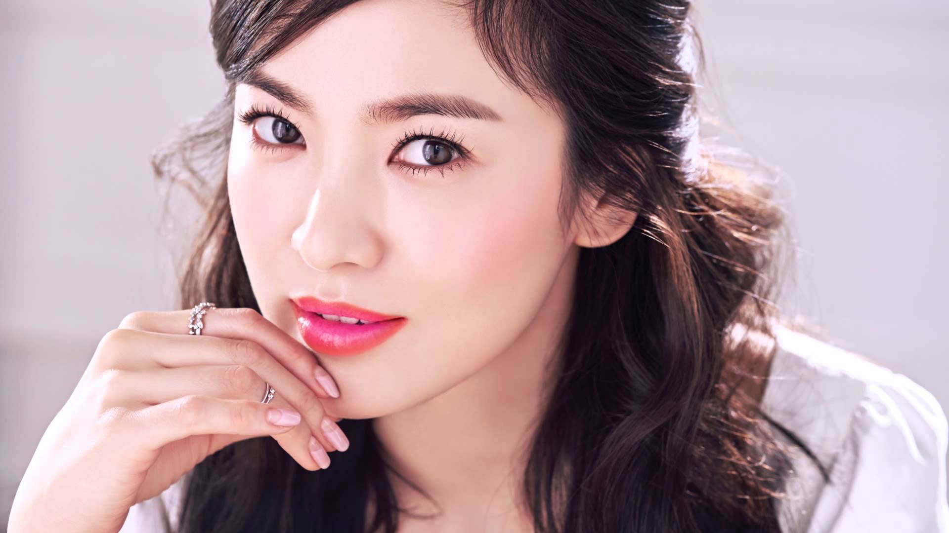 Học lỏm nguyên tắc nóng trước, lạnh sau của sao Hàn để da đẹp không tì vết - Ảnh 1. Học lỏm nguyên tắc nóng trước, lạnh sau của sao Hàn để da đẹp không tì vết - Ảnh 1.