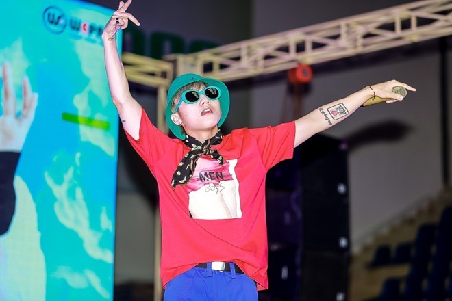 2 bộ cánh liên tiếp bị gắn mác thảm họa, Sơn Tùng ơi sao lại mặc như thế... - Ảnh 11. 2 bộ cánh liên tiếp bị gắn mác thảm họa, Sơn Tùng ơi sao lại mặc như thế... - Ảnh 11.