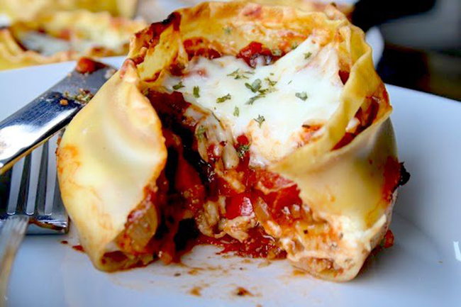 Ăn lasagna trong cốc sẽ trông xinh xắn đáng yêu thế này đây! - Ảnh 12.