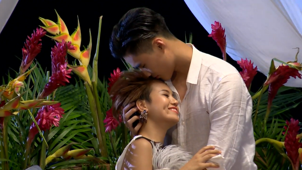Clip Thùy Trâm hôn Quang Hùng bị phản đối kịch liệt - Ảnh 3. Clip Thùy Trâm hôn Quang Hùng bị phản đối kịch liệt - Ảnh 3.