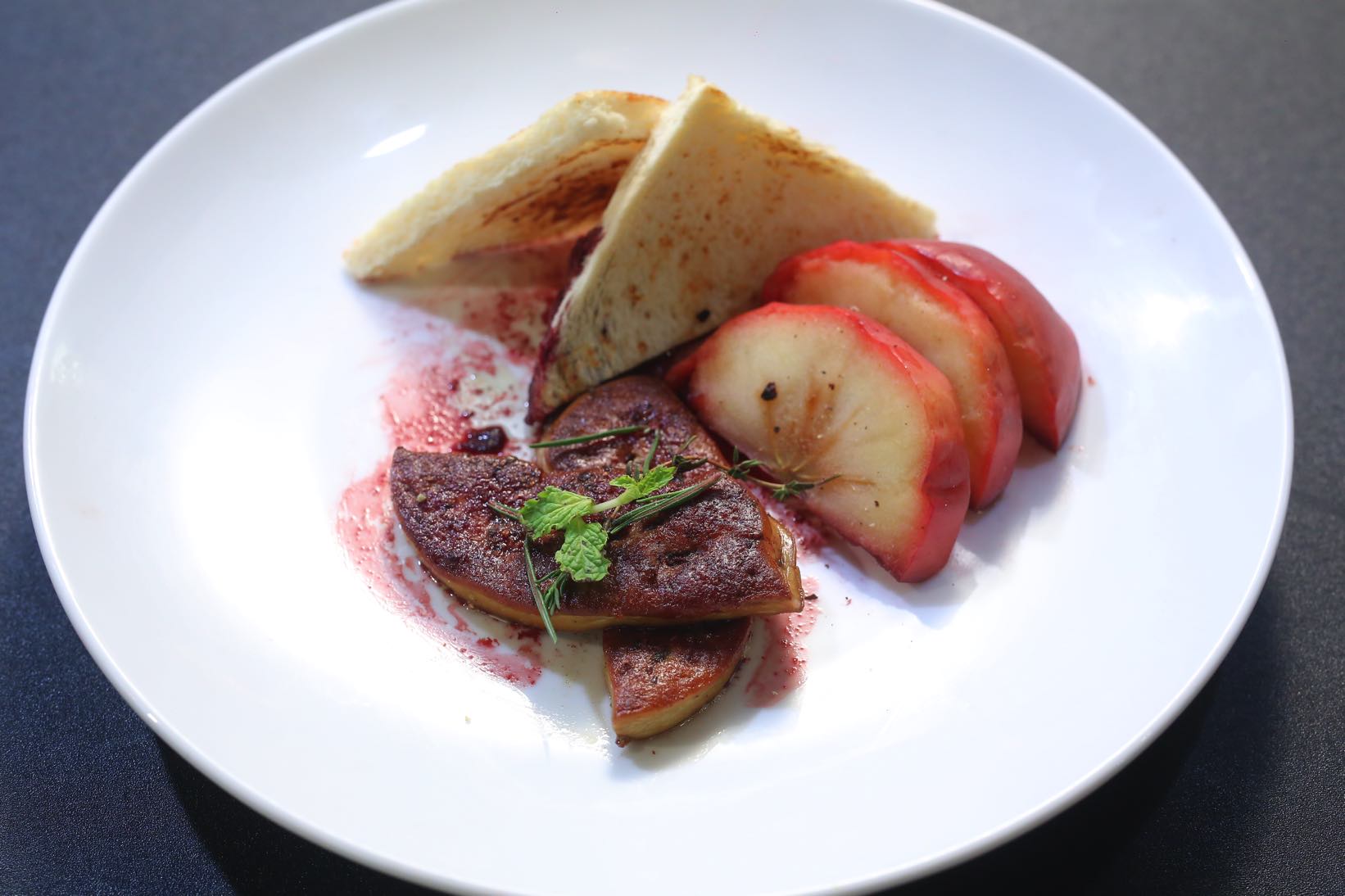 Thanh Hải - cậu bé 13 tuổi đã chiến thắng Vua đầu bếp nhí mùa đầu tiên! - Ảnh 10. Thanh Hải - cậu bé 13 tuổi đã chiến thắng Vua đầu bếp nhí mùa đầu tiên! - Ảnh 10.