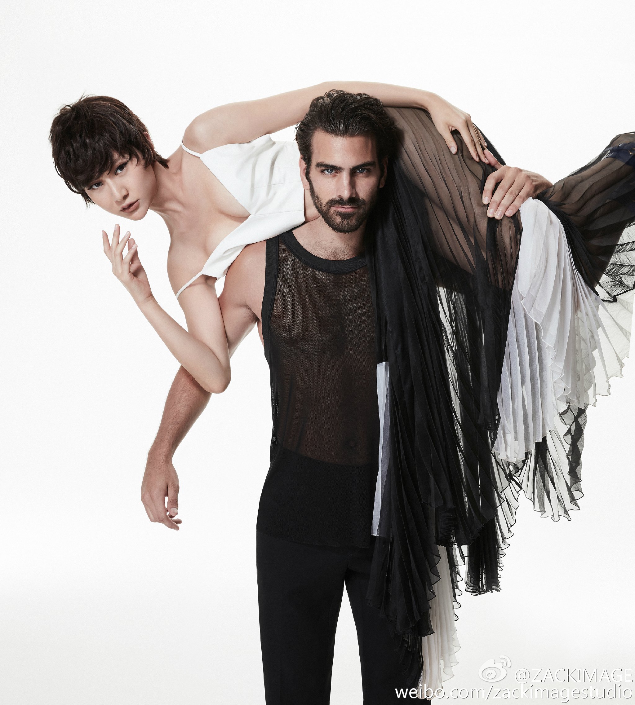 Mất chân, khiếm thính hay bạch tạng đều có thể là người mẫu lừng danh! - Ảnh 7. Mất chân, khiếm thính hay bạch tạng đều có thể là người mẫu lừng danh! - Ảnh 7.