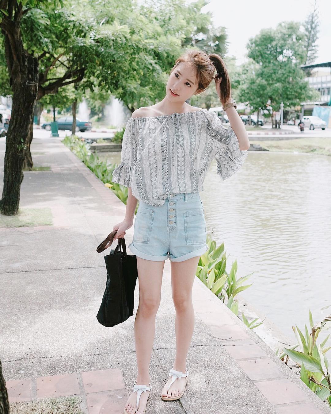 5 item bạn nên tranh thủ mặc trước khi hết hè - Ảnh 1. 5 item bạn nên tranh thủ mặc trước khi hết hè - Ảnh 1.