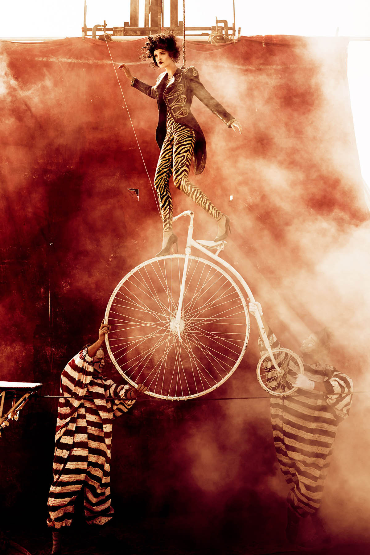 Next Top Ba Lan tung bộ hình rạp xiếc ngay sau Việt Nam - Ảnh 13. Next Top Ba Lan tung bộ hình rạp xiếc ngay sau Việt Nam - Ảnh 13.