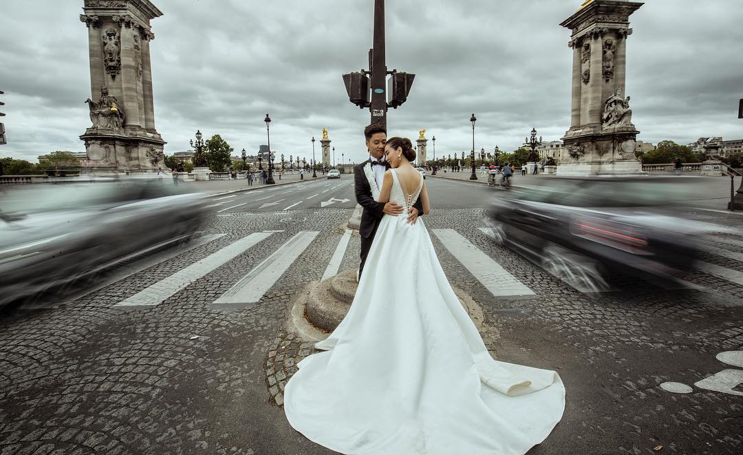 Ngắm trọn bộ 7 chiếc váy cưới, 4 bộ áo dài cùng loạt phụ kiện xa xỉ của cô gái thời tiết Mai Ngọc - Ảnh 10. Ngắm trọn bộ 7 chiếc váy cưới, 4 bộ áo dài cùng loạt phụ kiện xa xỉ của cô gái thời tiết Mai Ngọc - Ảnh 10.