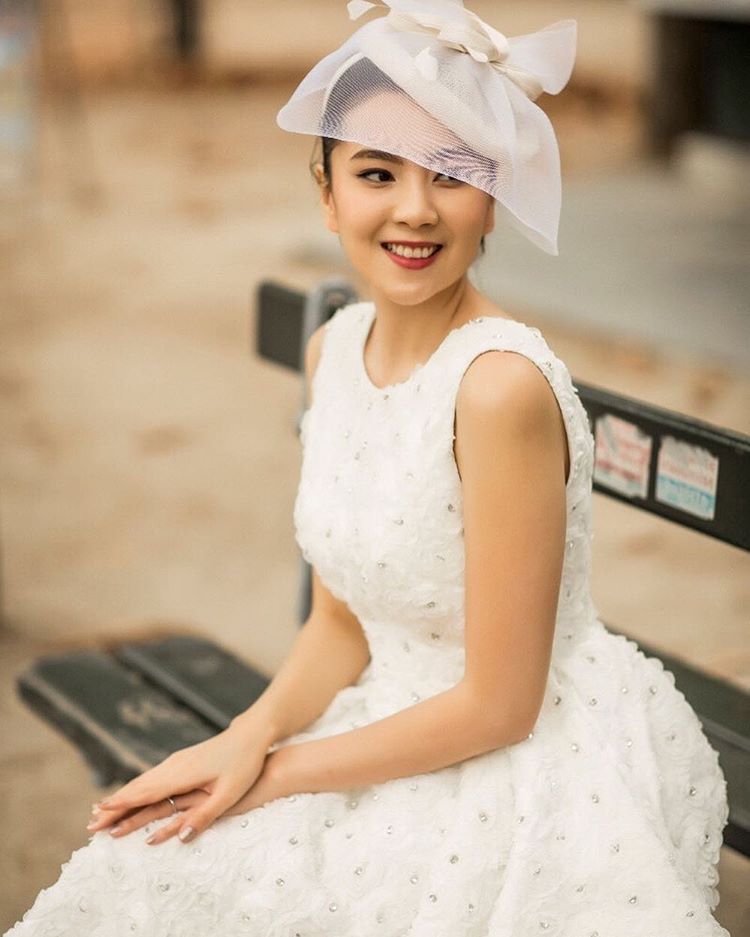 Ngắm trọn bộ 7 chiếc váy cưới, 4 bộ áo dài cùng loạt phụ kiện xa xỉ của cô gái thời tiết Mai Ngọc - Ảnh 17. Ngắm trọn bộ 7 chiếc váy cưới, 4 bộ áo dài cùng loạt phụ kiện xa xỉ của cô gái thời tiết Mai Ngọc - Ảnh 17.