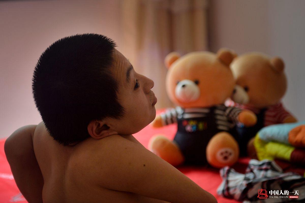 Ngôn tình đời thực của cặp đôi vợ cao, chồng thấp 80cm - Ảnh 2. Ngôn tình đời thực của cặp đôi vợ cao, chồng thấp 80cm - Ảnh 2.