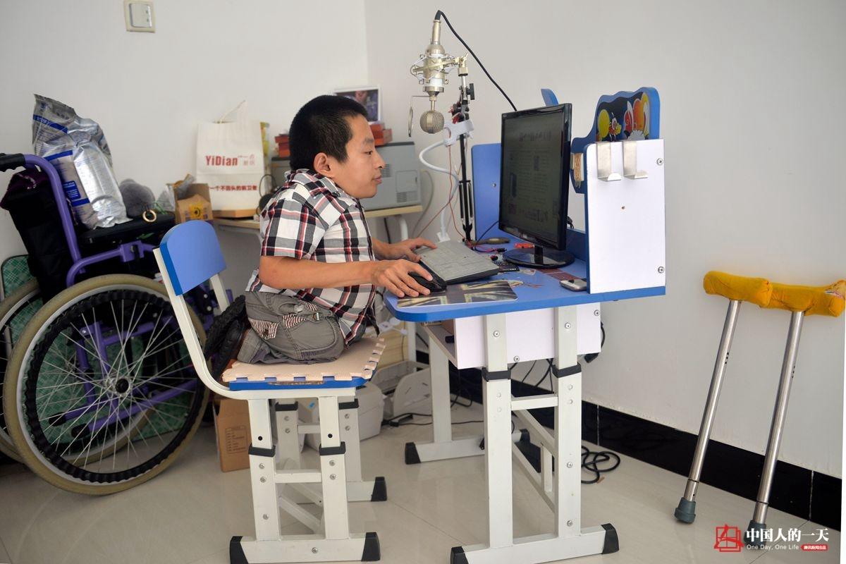 Ngôn tình đời thực của cặp đôi vợ cao, chồng thấp 80cm - Ảnh 7. Ngôn tình đời thực của cặp đôi vợ cao, chồng thấp 80cm - Ảnh 7.