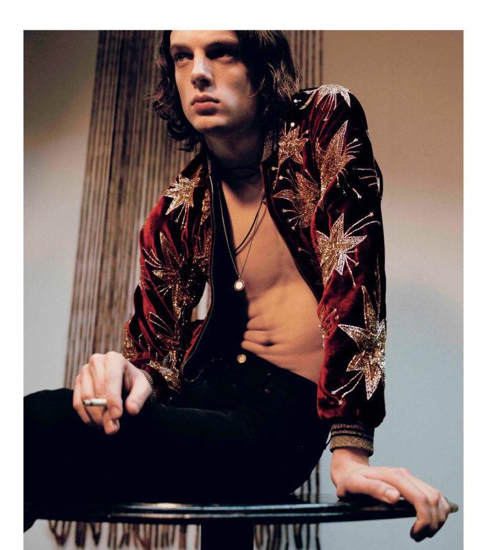 Với khuynh hướng họa máu thêu đặt, bạn sẽ chộ quanh năm là mùa xuân! - Ảnh 8. Với khuynh hướng họa máu thêu đặt, bạn sẽ chộ quanh năm là mùa xuân! - Ảnh 8.