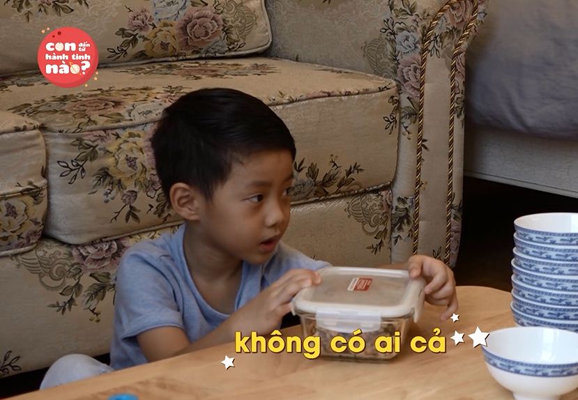 Xuất hiện soái ca nhí sợ ếch của nhà Đăng Khôi - Thủy Anh! - Ảnh 3. Xuất hiện soái ca nhí sợ ếch của nhà Đăng Khôi - Thủy Anh! - Ảnh 3.