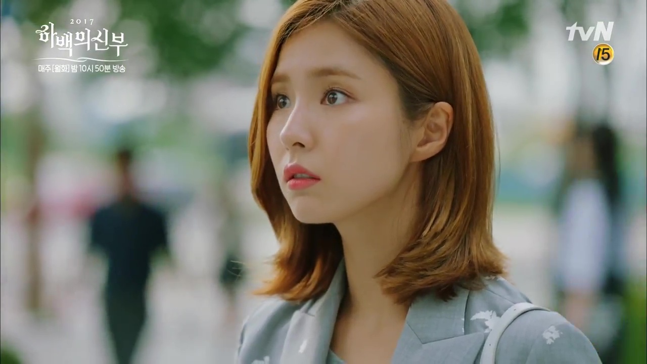 Sống bẩn, làm việc kém, nấu dở, Shin Se Kyung vẫn được 2 soái ca giành giật! - Ảnh 7. Sống bẩn, làm việc kém, nấu dở, Shin Se Kyung vẫn được 2 soái ca giành giật! - Ảnh 7.