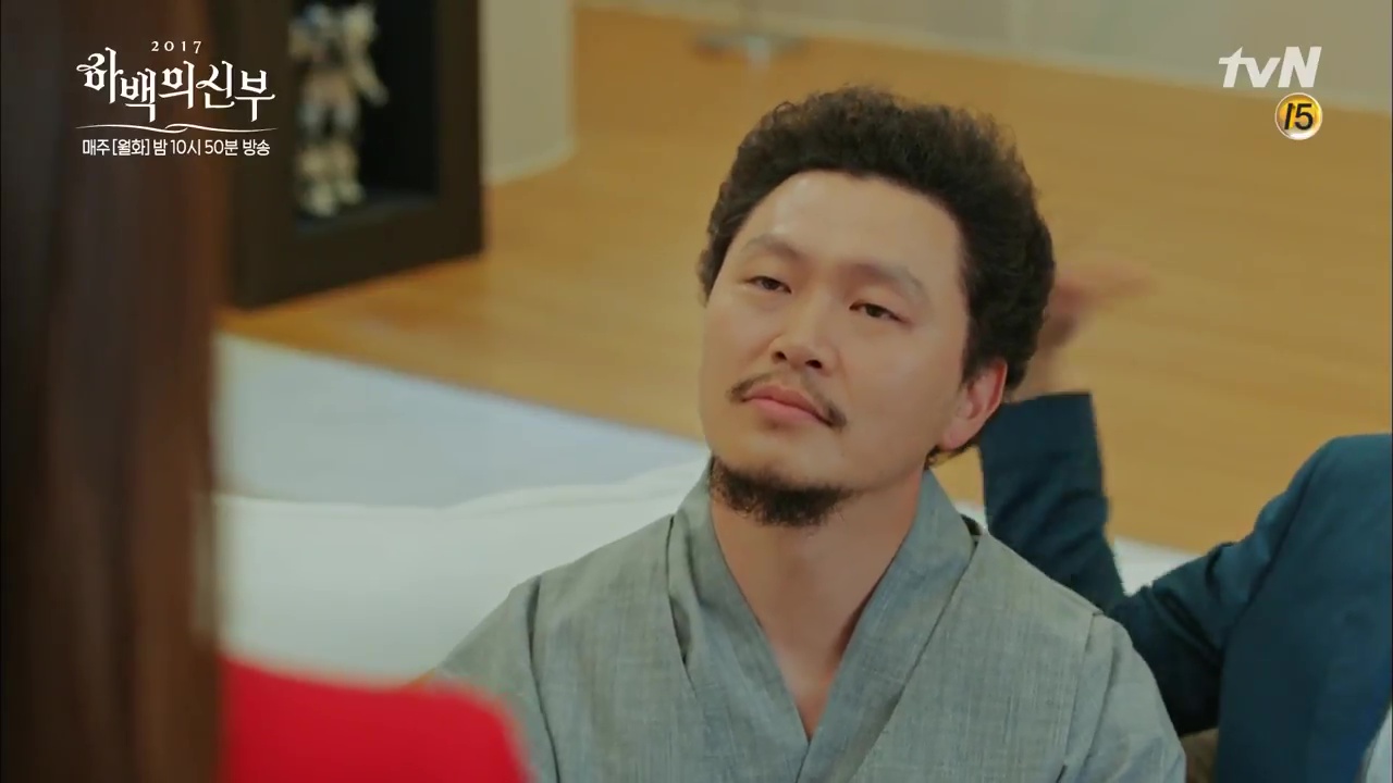 Sống bẩn, làm việc kém, nấu dở, Shin Se Kyung vẫn được 2 soái ca giành giật! - Ảnh 9. Sống bẩn, làm việc kém, nấu dở, Shin Se Kyung vẫn được 2 soái ca giành giật! - Ảnh 9.