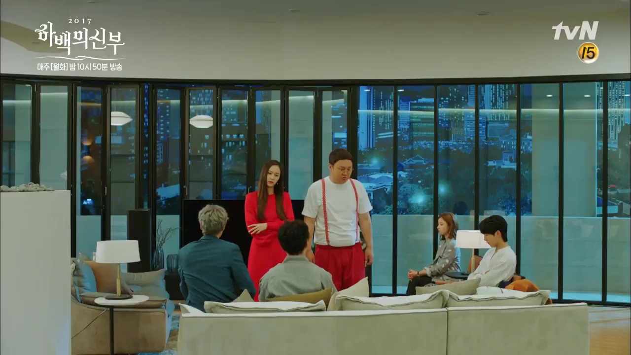 Sống bẩn, làm việc kém, nấu dở, Shin Se Kyung vẫn được 2 soái ca giành giật! - Ảnh 10. Sống bẩn, làm việc kém, nấu dở, Shin Se Kyung vẫn được 2 soái ca giành giật! - Ảnh 10.