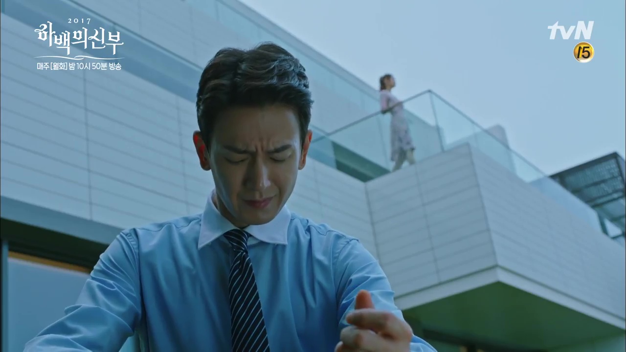 Sống bẩn, làm việc kém, nấu dở, Shin Se Kyung vẫn được 2 soái ca giành giật! - Ảnh 17. Sống bẩn, làm việc kém, nấu dở, Shin Se Kyung vẫn được 2 soái ca giành giật! - Ảnh 17.