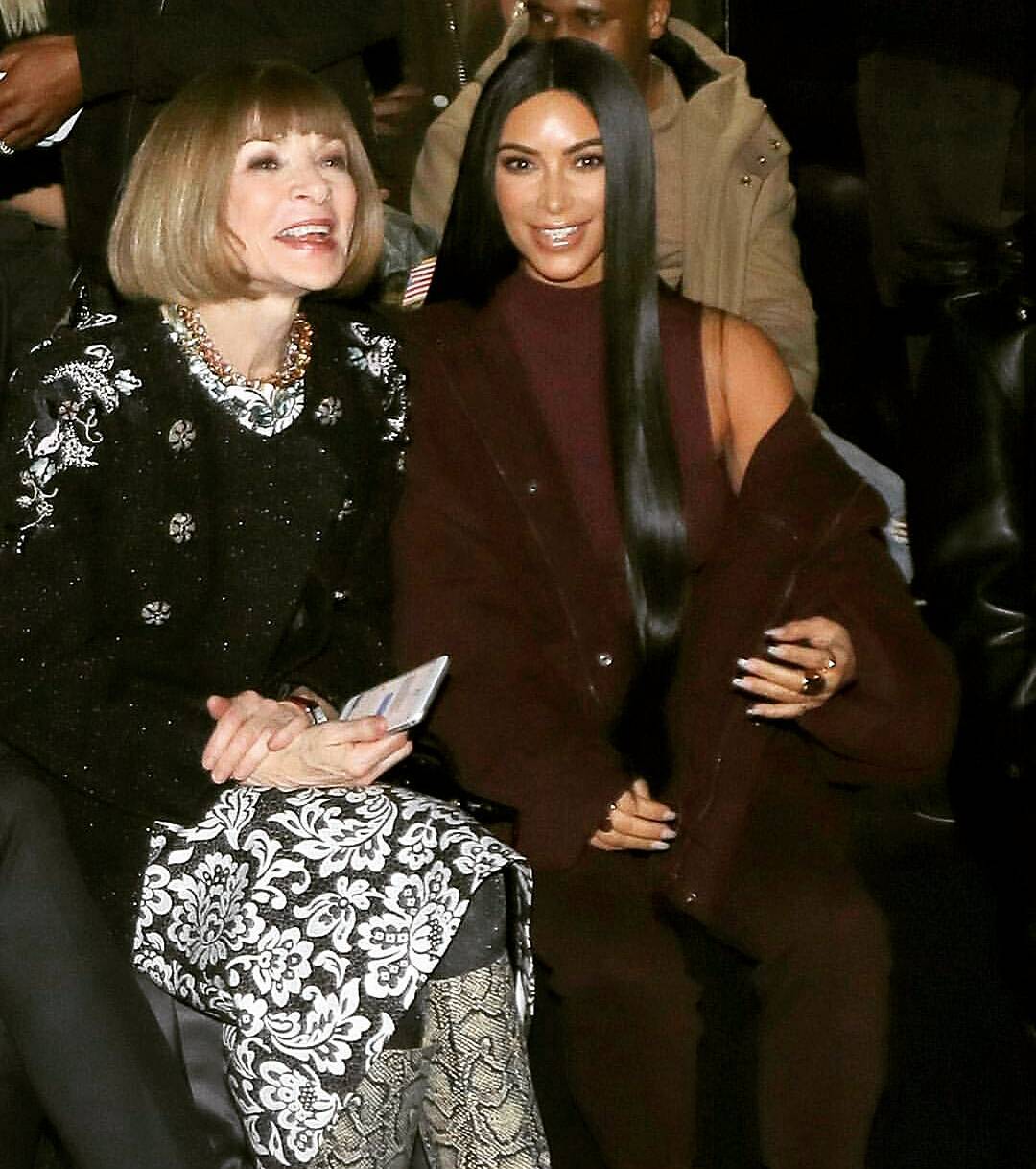 Kanye West ra mắt BST Yeezy Season 5, mẫu giày Yeezy mới nhất bị chê xấu thậm tệ - Ảnh 3. Kanye West ra mắt BST Yeezy Season 5, mẫu giày Yeezy mới nhất bị chê xấu thậm tệ - Ảnh 3.