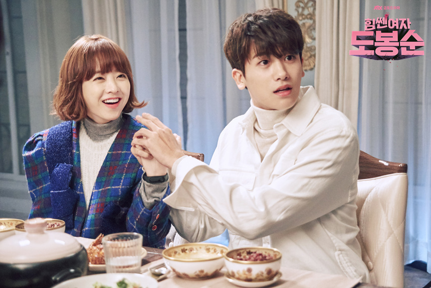 Giả gay quá lâu, Park Bo Young quên mất Park Hyung Sik cũng là đàn ông! - Ảnh 9. Giả gay quá lâu, Park Bo Young quên mất Park Hyung Sik cũng là đàn ông! - Ảnh 9.