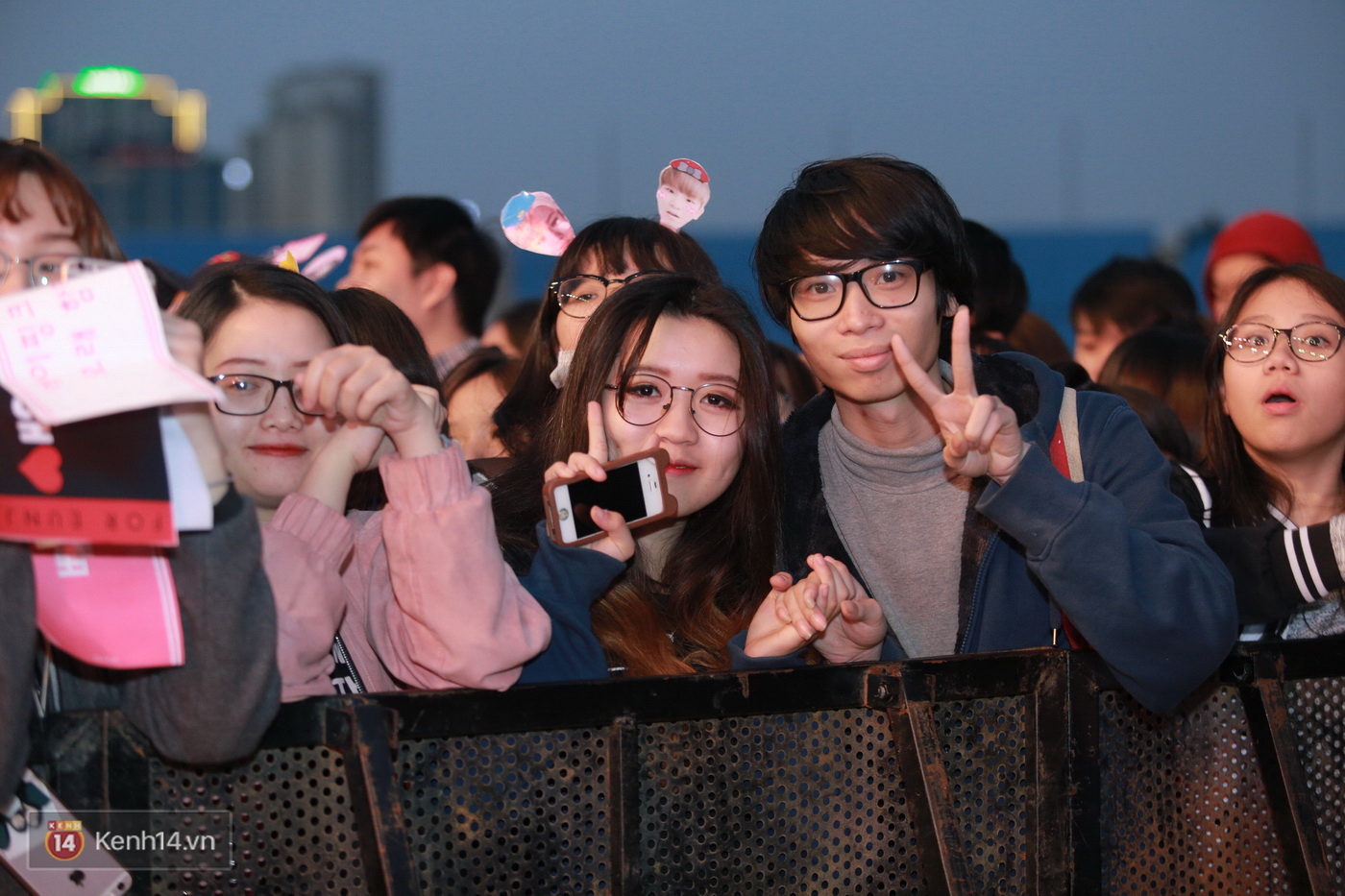 MBC Music K-Plus Concert: Khán giả đông hơn hẳn đêm diễn đầu, dàn sao Hàn hát nhảy cực sung - Ảnh 2. MBC Music K-Plus Concert: Khán giả đông hơn hẳn đêm diễn đầu, dàn sao Hàn hát nhảy cực sung - Ảnh 2.