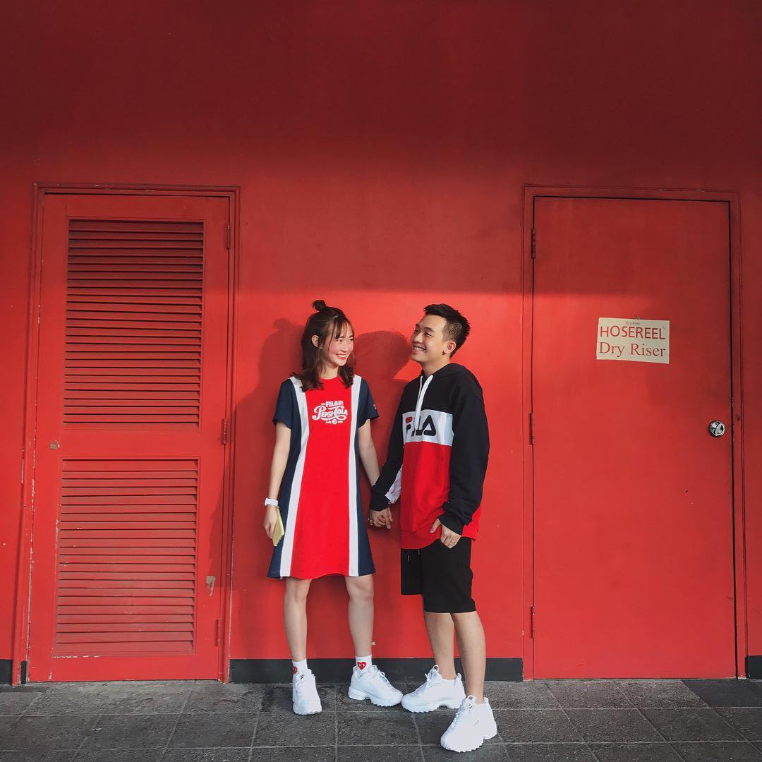 Giới trẻ châu Á người người nhà nhà đang diện T-shirt và sneaker Fila chất phát ngất ra sao? - Ảnh 22. Giới trẻ châu Á người người nhà nhà đang diện T-shirt và sneaker Fila chất phát ngất ra sao? - Ảnh 22.