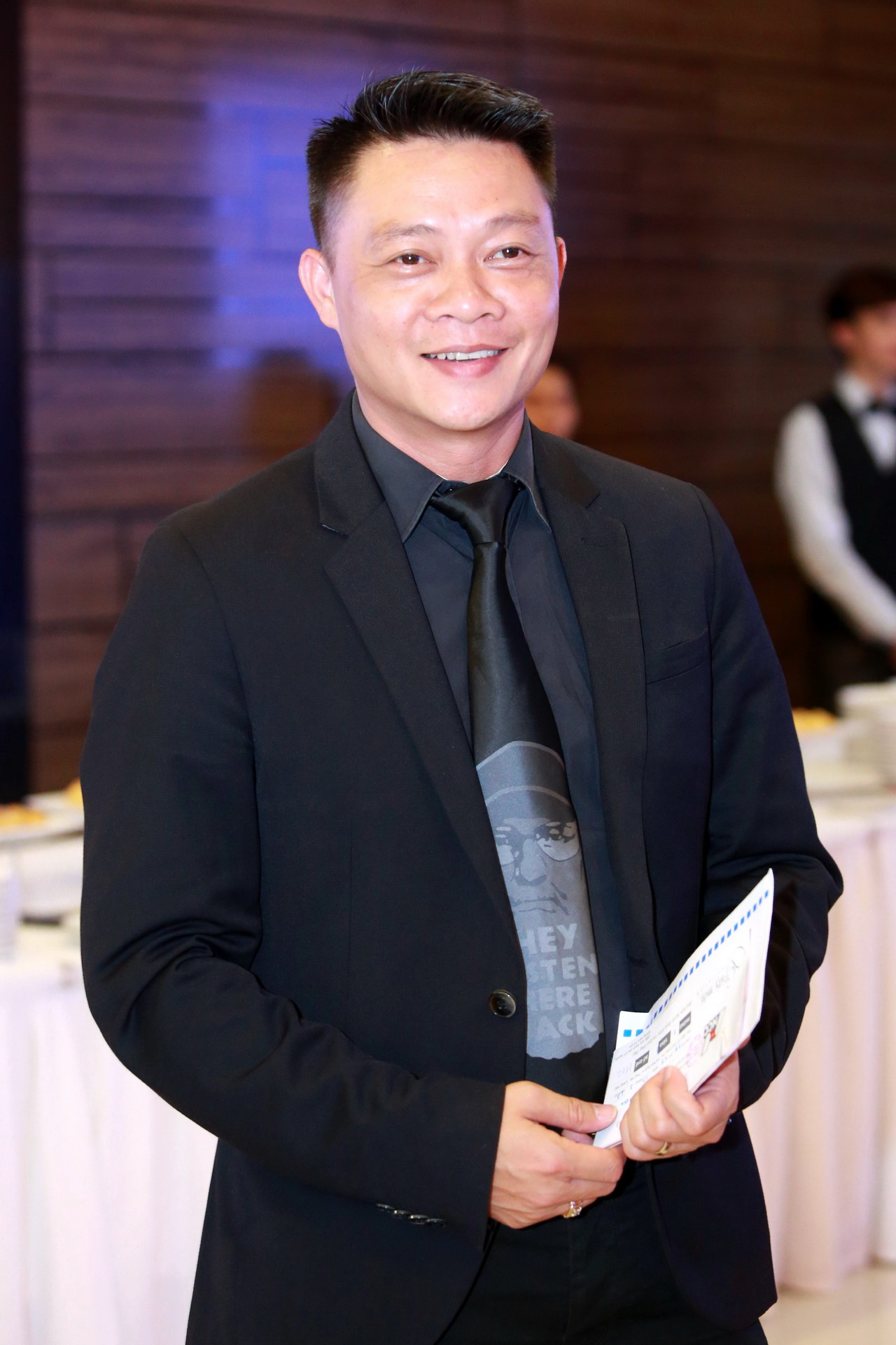 Ngập tràn cảm xúc trong buổi ra mắt phim tài liệu của nhóm Bức Tường - Ảnh 7. Ngập tràn cảm xúc trong buổi ra mắt phim tài liệu của nhóm Bức Tường - Ảnh 7.