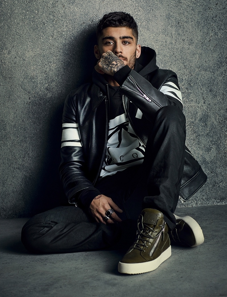 Có cần ngọt ngào thế không? Zayn lấy biệt danh của mình và bạn gái Gigi đặt tên cho mẫu boots tự thiết kế - Ảnh 1. Có cần ngọt ngào thế không? Zayn lấy biệt danh của mình và bạn gái Gigi đặt tên cho mẫu boots tự thiết kế - Ảnh 1.