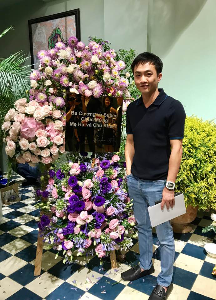 Trong khi Cường Đô La bảnh bao dự sự kiện của Hà Hồ thì Hạ Vi bị soi dùng bữa cùng Rocker Nguyễn - Ảnh 1. Trong khi Cường Đô La bảnh bao dự sự kiện của Hà Hồ thì Hạ Vi bị soi dùng bữa cùng Rocker Nguyễn - Ảnh 1.