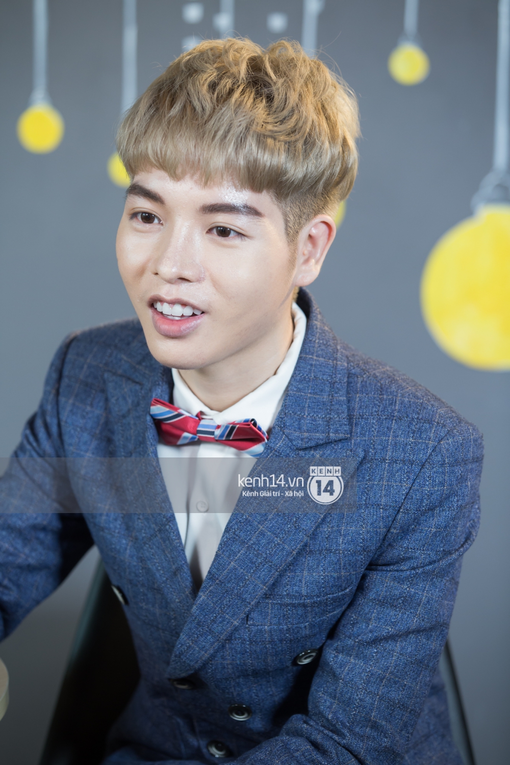 Sau khi lột xác thành mỹ nam, Đức Phúc bỗng ham trang điểm hơn hẳn - Ảnh 2. Sau khi lột xác thành mỹ nam, Đức Phúc bỗng ham trang điểm hơn hẳn - Ảnh 2.