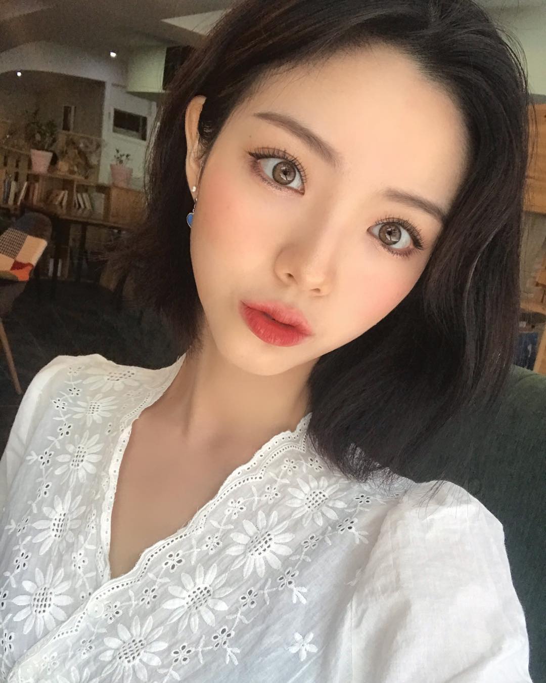 Không phải beauty blogger nhưng 5 hot girl Hàn này vẫn được hội mê làm đẹp săn đón vì makeup cực long lanh - Ảnh 7. Không phải beauty blogger nhưng 5 hot girl Hàn này vẫn được hội mê làm đẹp săn đón vì makeup cực long lanh - Ảnh 7.